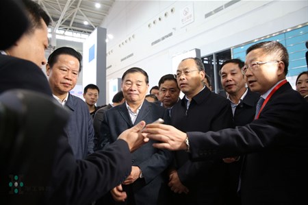 ×ðÁú¶¶È¦(Öйú¹ÙÍø)-Ϊdu¶øÉú